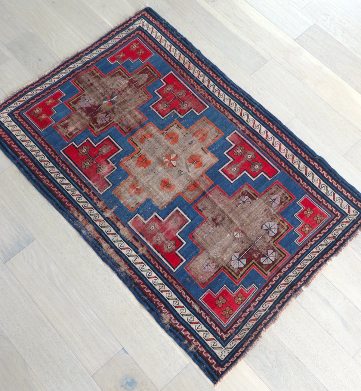 Dean 3’7” x 5’6”