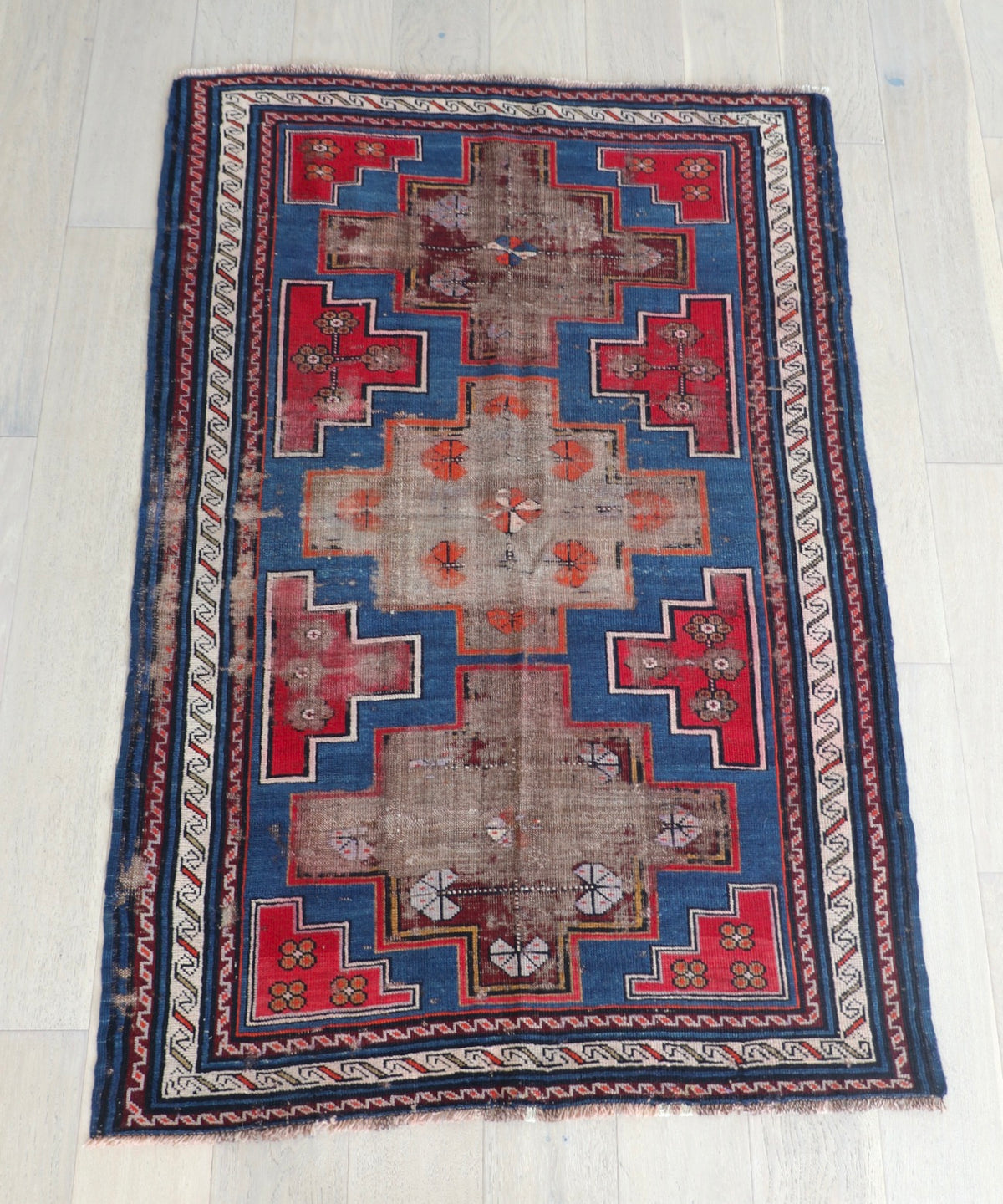 Dean 3’7” x 5’6”