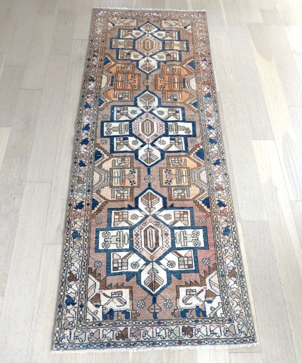 Brooklyn 3'4" x 8'11"