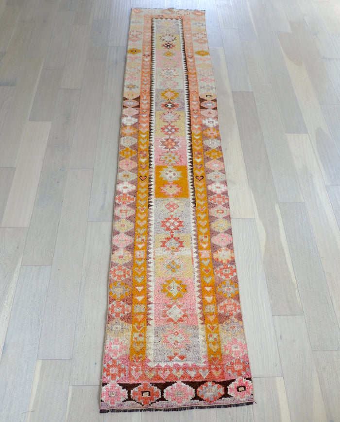 Carla 2’3” x 11’7”