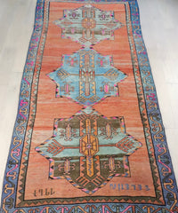 Leon 5'1" x 10'6"