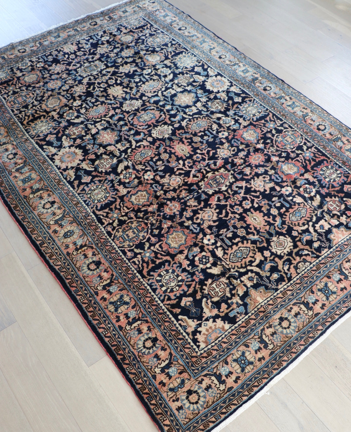 Vivienne 7' x 10'7"