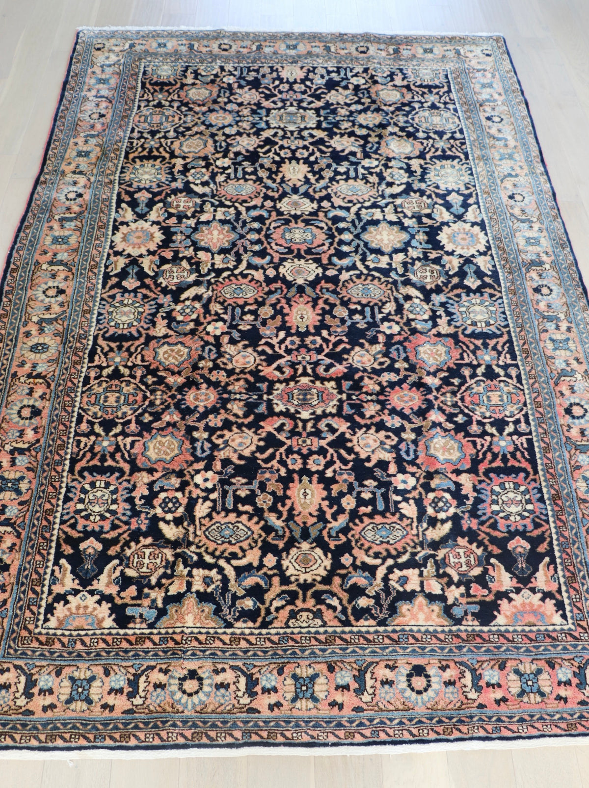Vivienne 7' x 10'7"
