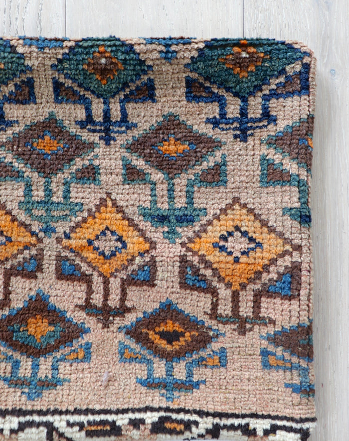 Malayer pillow no. 101