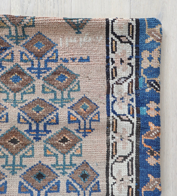 Malayer pillow no. 201