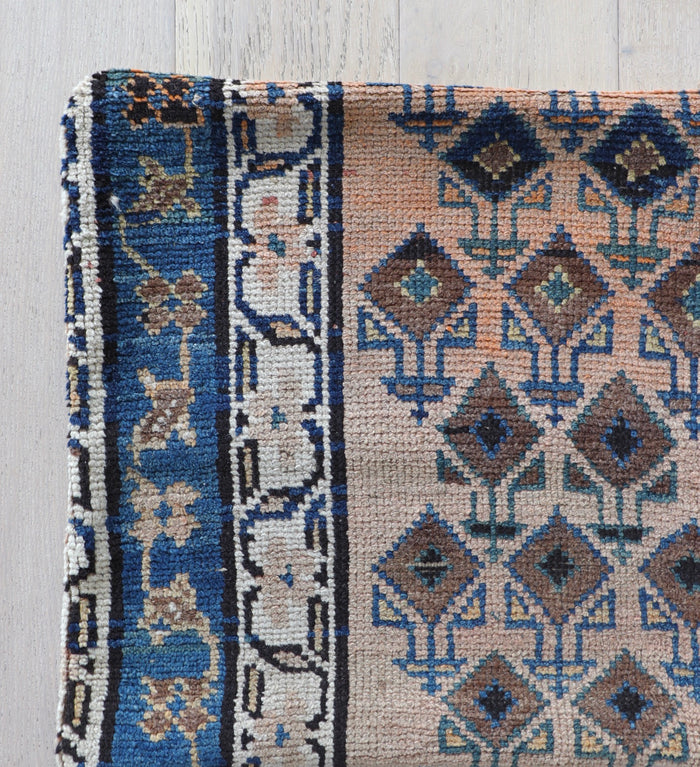 Malayer pillow no. 209