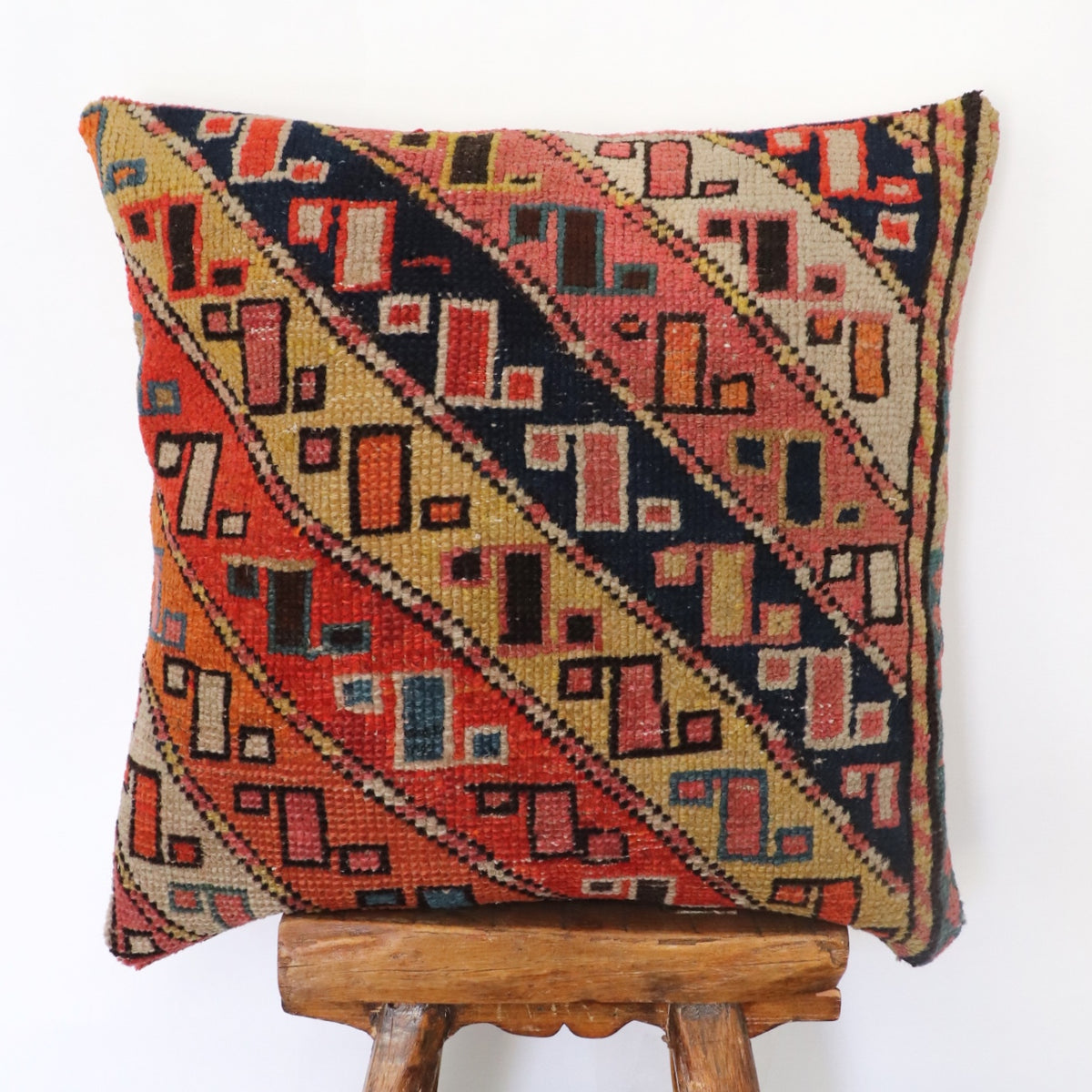 Caucasian pillow no. 210