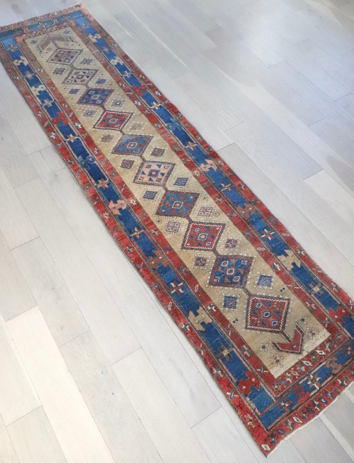 Vera 2'9" x 11'5"