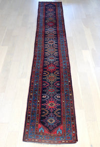 Dominic 2'6" x 13'8"