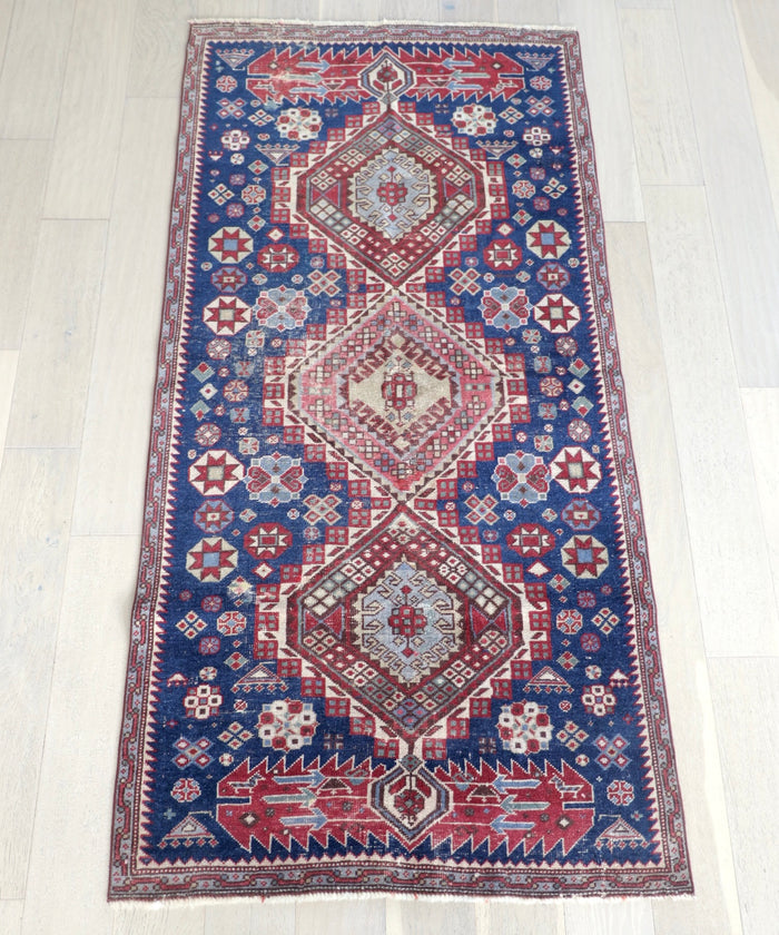 Ezra 3'7" x 7'3"