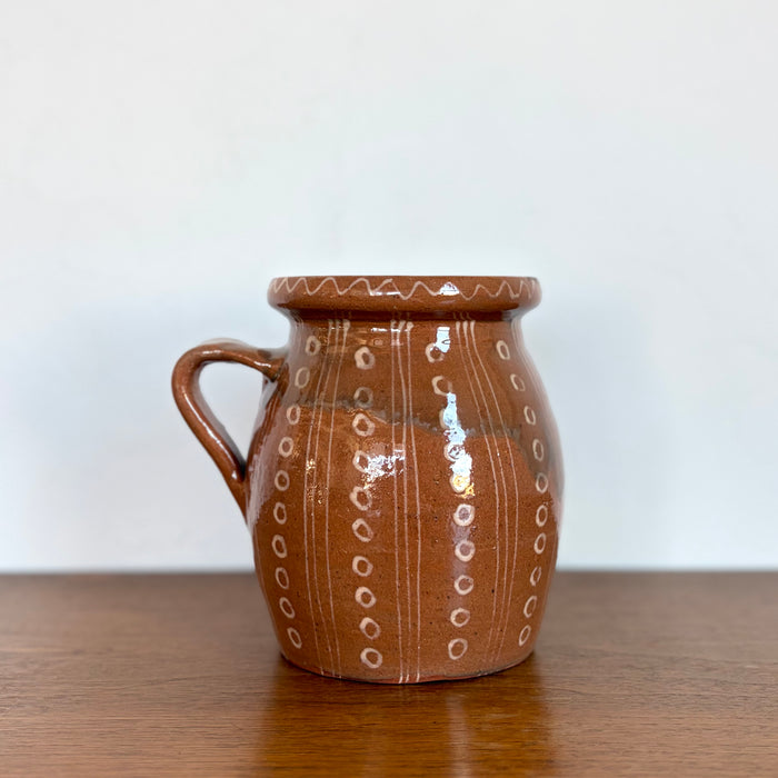 Circle and stripe jug