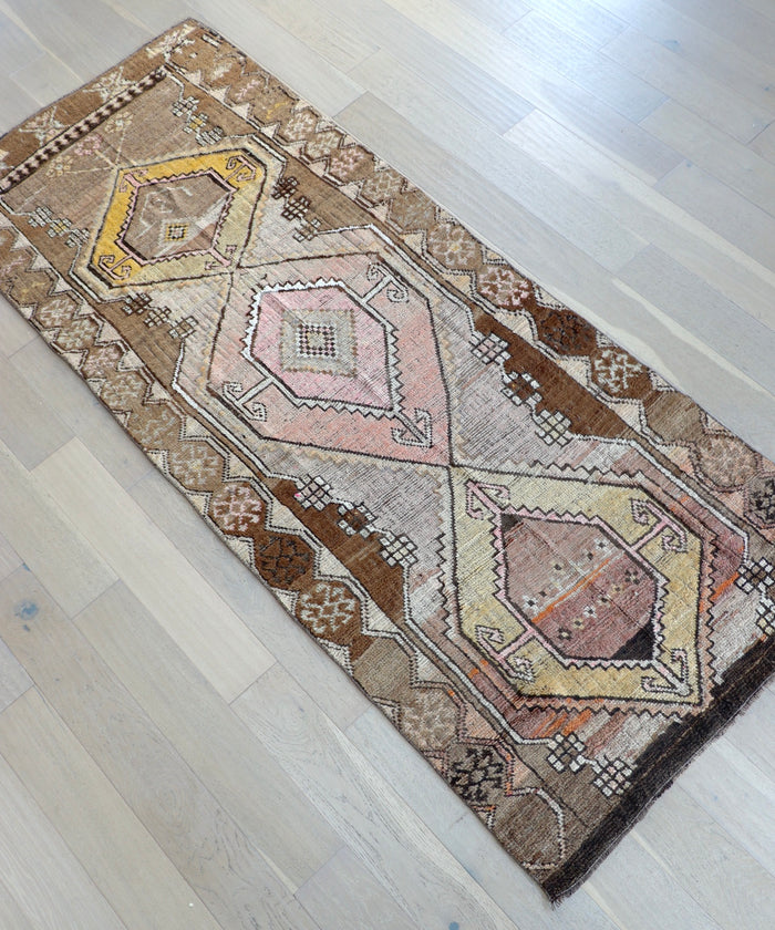 Amara 4' x 9'8"