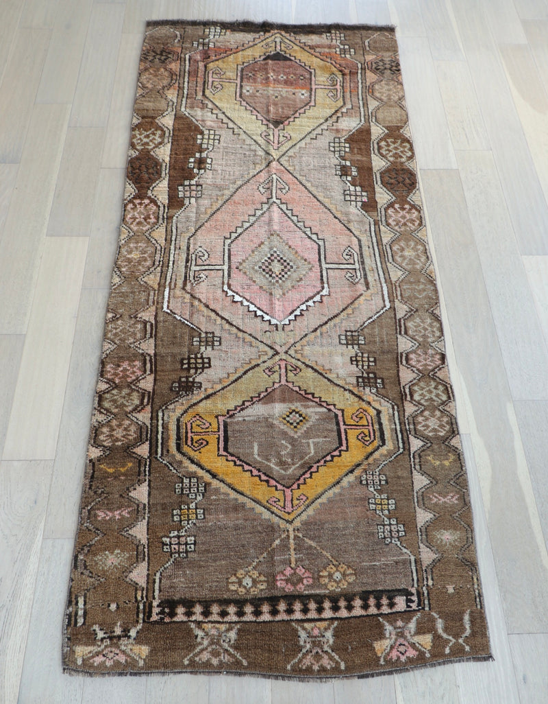 Amara 4' x 9'8"