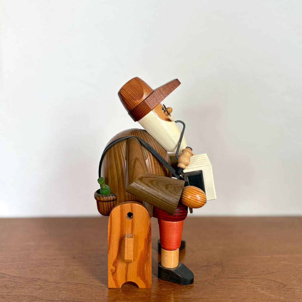 Accordion player smoker man