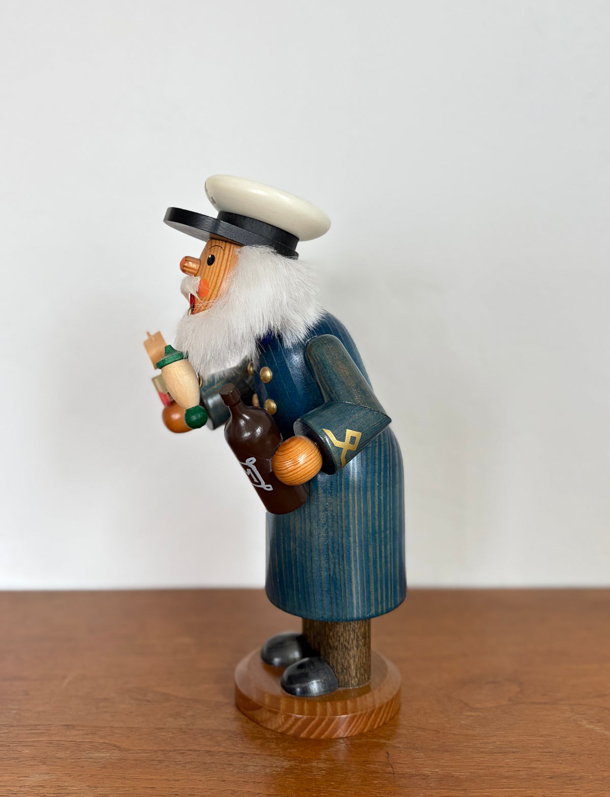 XL Sailor smoker man