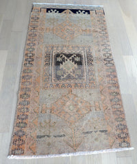Zora 4'3" x 8'3"