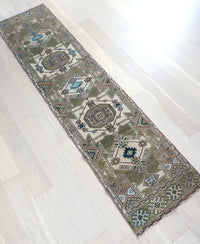 Inez 2'2" x 9'4"