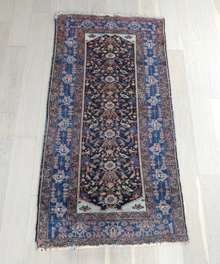 Cora 3'2" x 6'6"