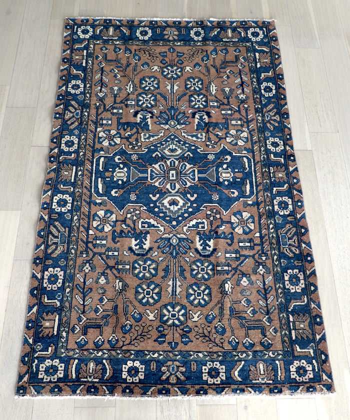 Alma 4'4" x 7'1"