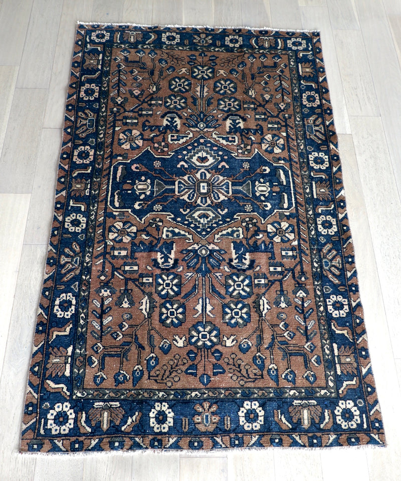 Alma 4'4" x 7'1"