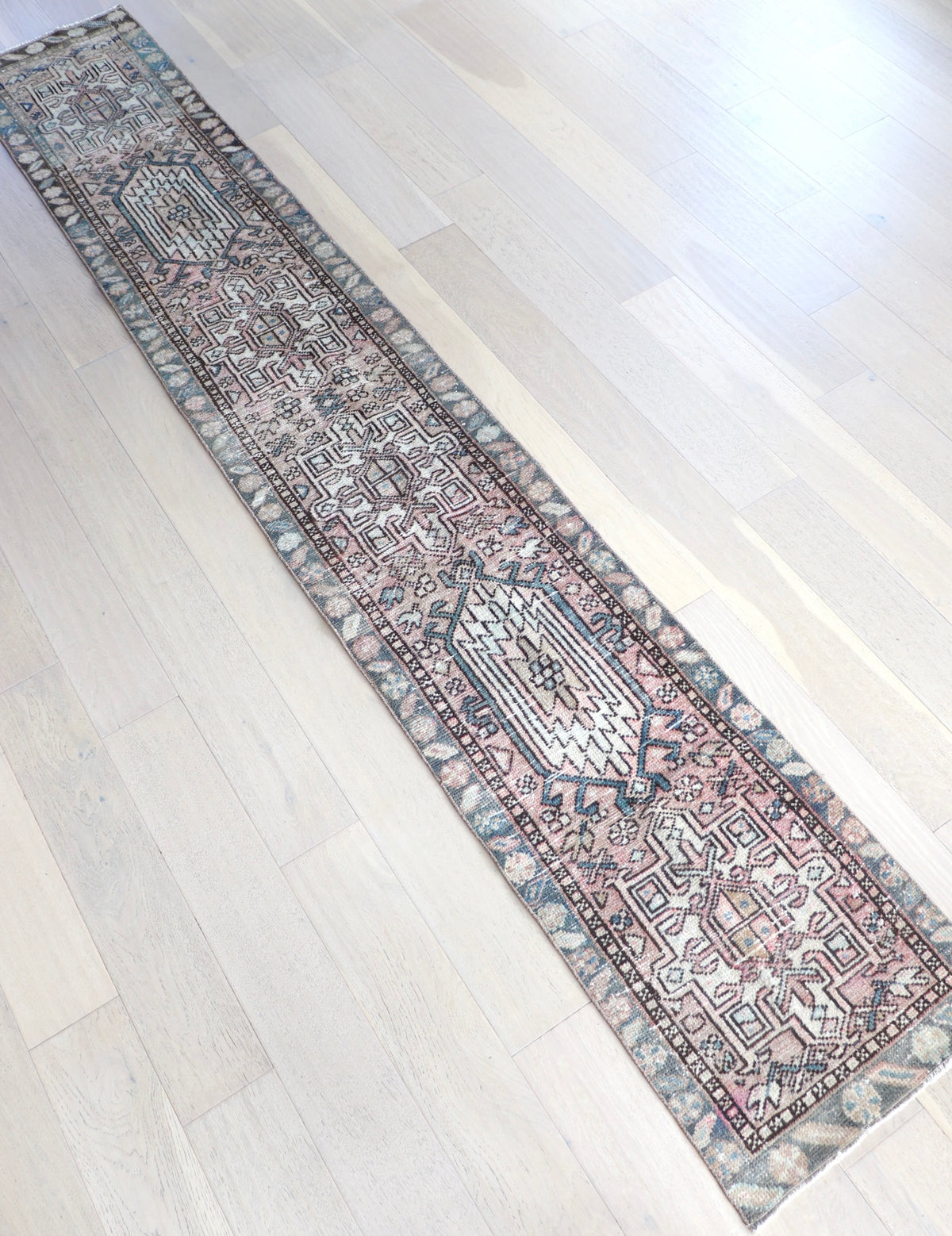 Karina 1'11" x 11'7"