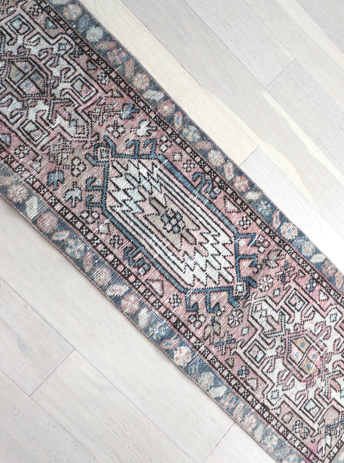 Karina 1'11" x 11'7"