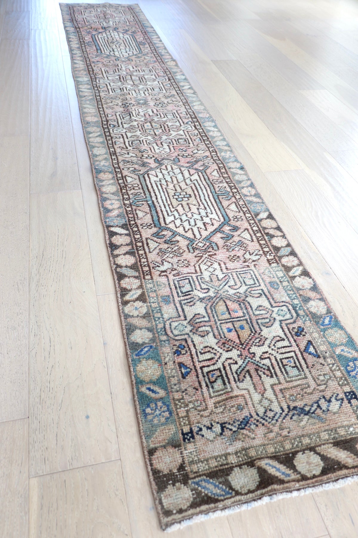 Karina 1'11" x 11'7"