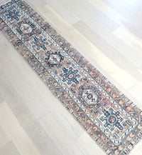 Hugo 2' x 9'2"