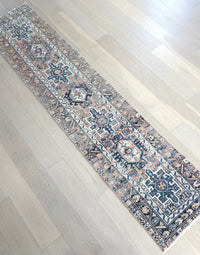 Hugo 2' x 9'2"
