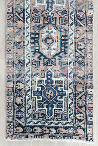 Hugo 2' x 9'2"