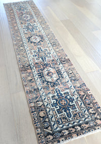 Hugo 2' x 9'2"