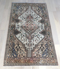 Penelope 4'8" x 7'9"