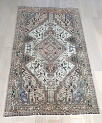 Penelope 4'8" x 7'9"