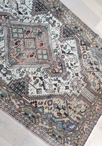 Penelope 4'8" x 7'9"