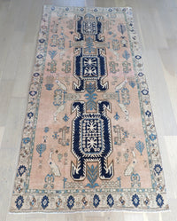 Victoria 4'7" x 9'10"