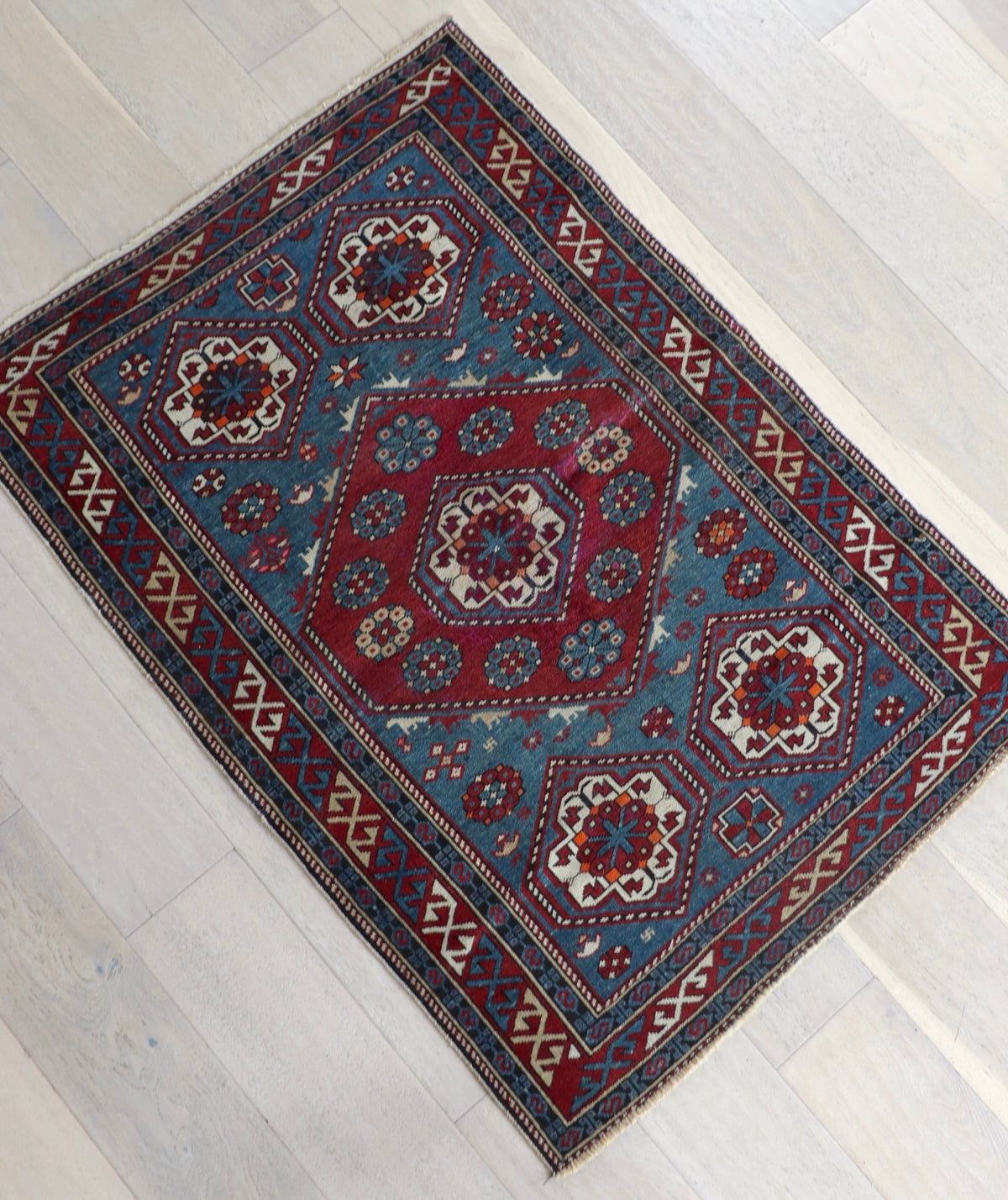 Graham 2'11" x 4'3"