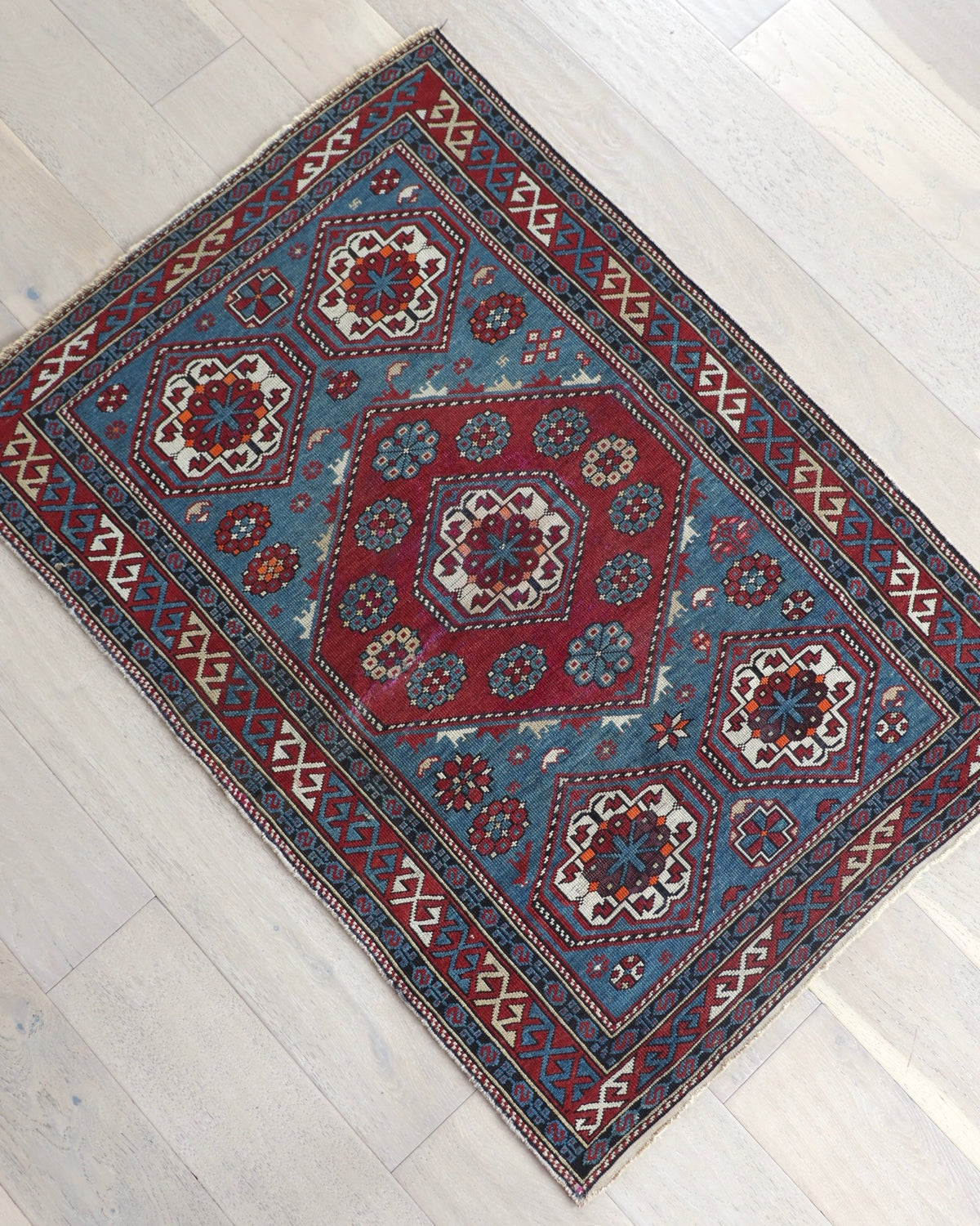 Graham 2'11" x 4'3"