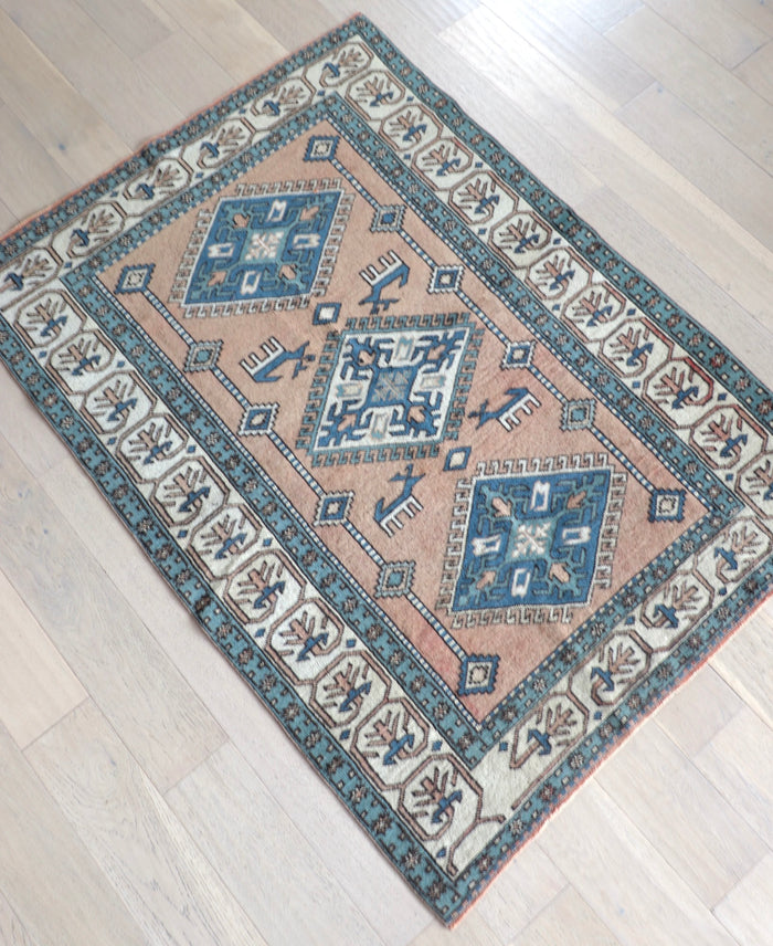 Odette 4'3" x 6'