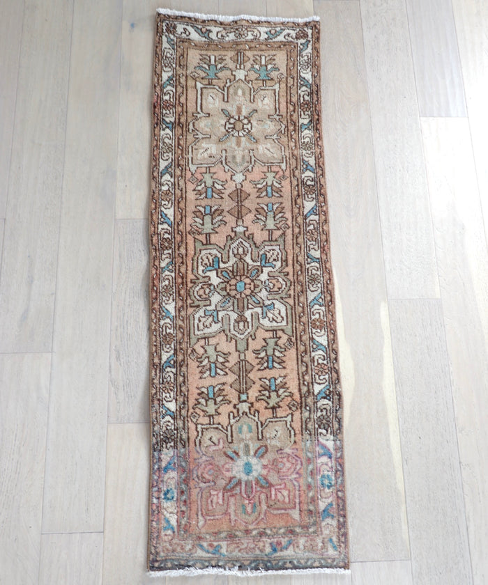 Colette 1'10" x 5'10"