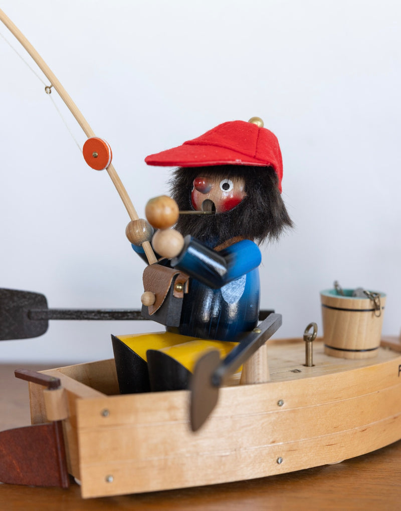 XL fisherman smoker man