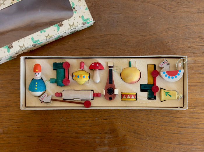 1970's Erzebirge ornament set