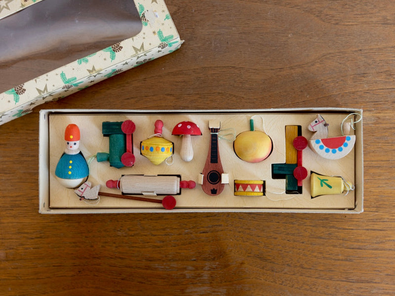 1970's Erzebirge ornament set